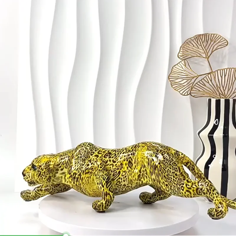 Resin Cheetah Fiugrine Modern Creative Leopard Decorative Sculpture Panther Statue Home Bar Living Room Study Room Decor Gift