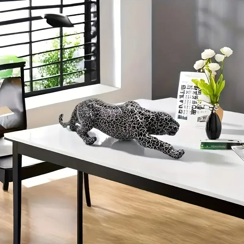 Resin Cheetah Fiugrine Modern Creative Leopard Decorative Sculpture Panther Statue Home Bar Living Room Study Room Decor Gift